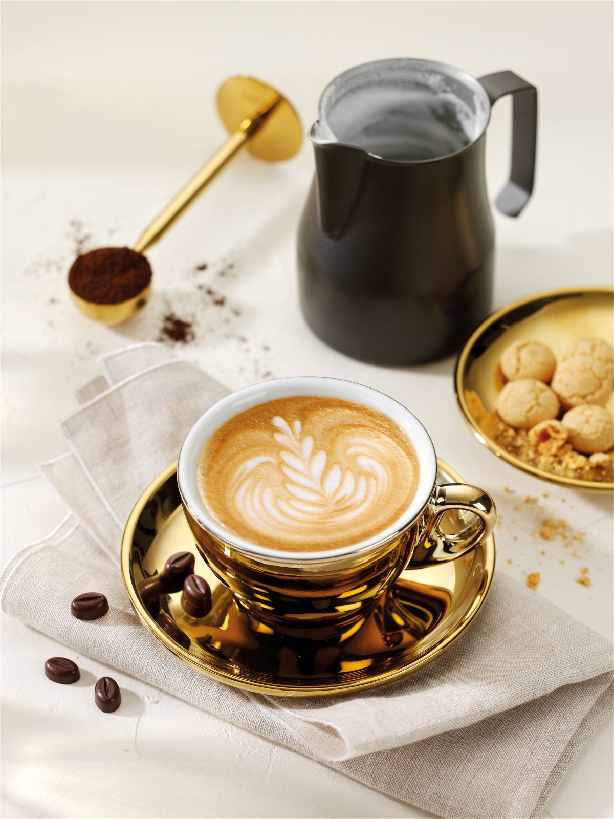 215311 ROMA Zlatý šálek s podšálkem 100 ml Cilio (5)